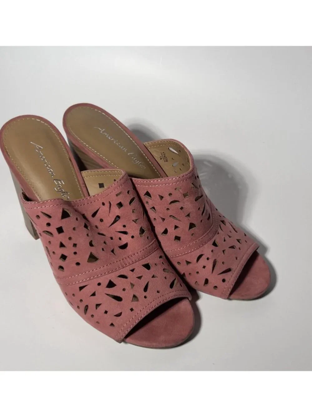 American Eagle Women’s Pink Laser Cut Block Heel Mules Size 7